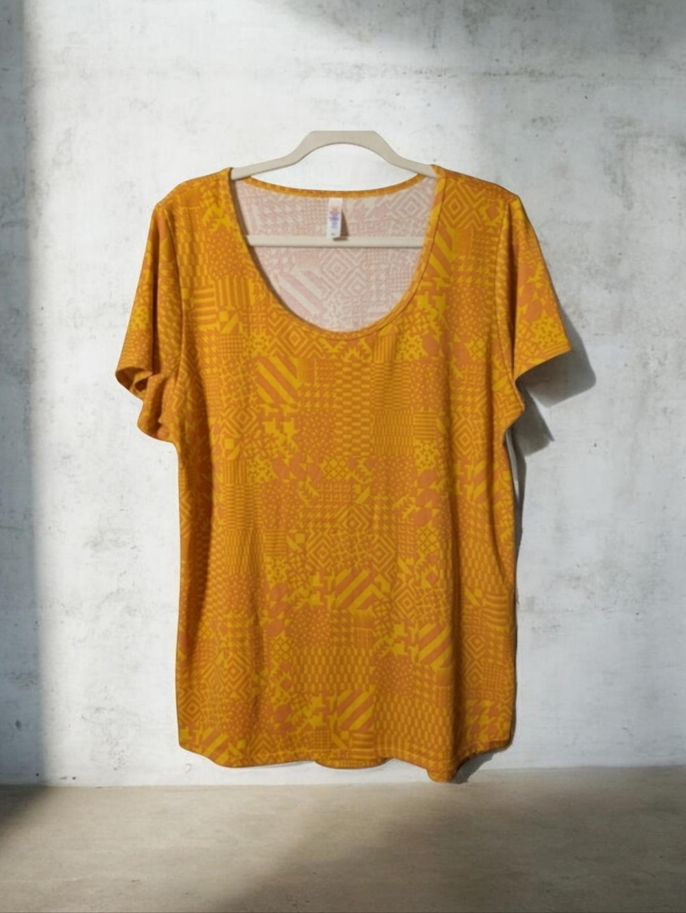 LuLaRoe XL Tee